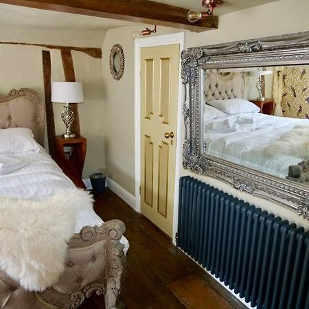 Huge Luxury 8 Bed Manor House Hot Tub Pool Table Villa Saffron Walden Exterior photo